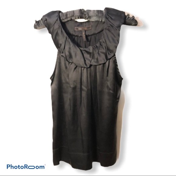 BCBGMaxAzria Tops - BCBG Max Azria Black sleeveless blouse 🌺